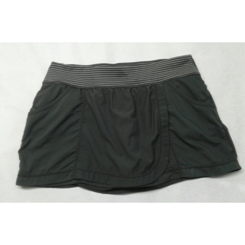 Zella Gray skirt & shorts size M